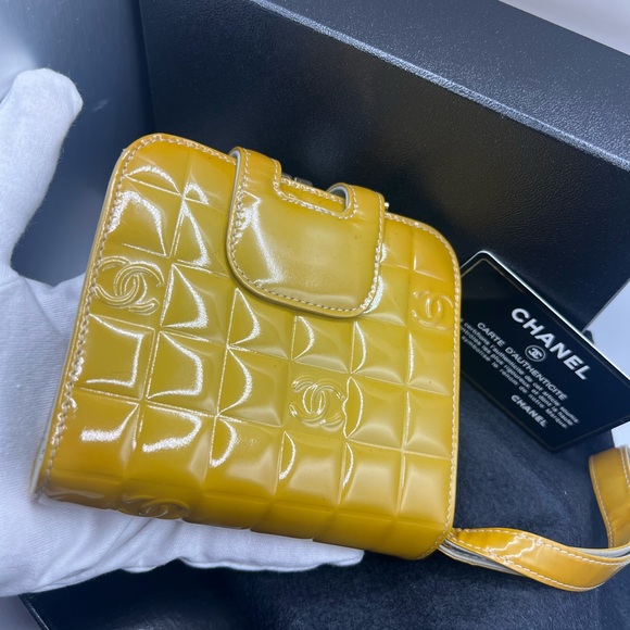 Chanel Chocolate bar Cocomark Enamel Bi-fold wallet - Picture 12 of 13